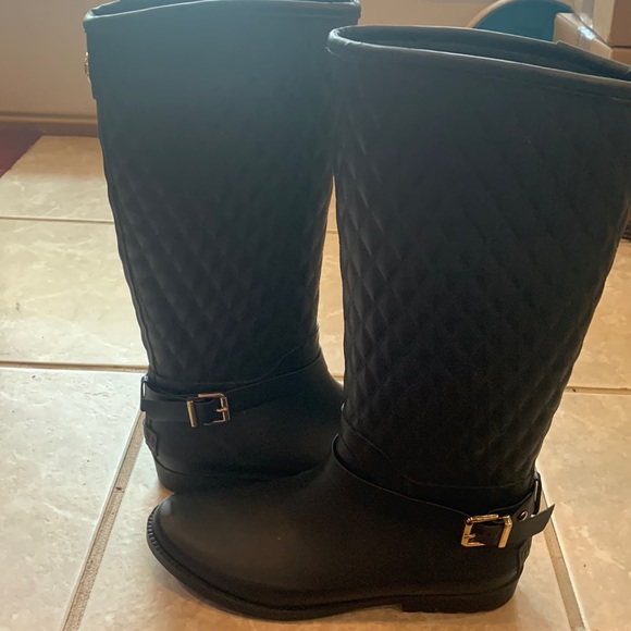 guess waterproof boots